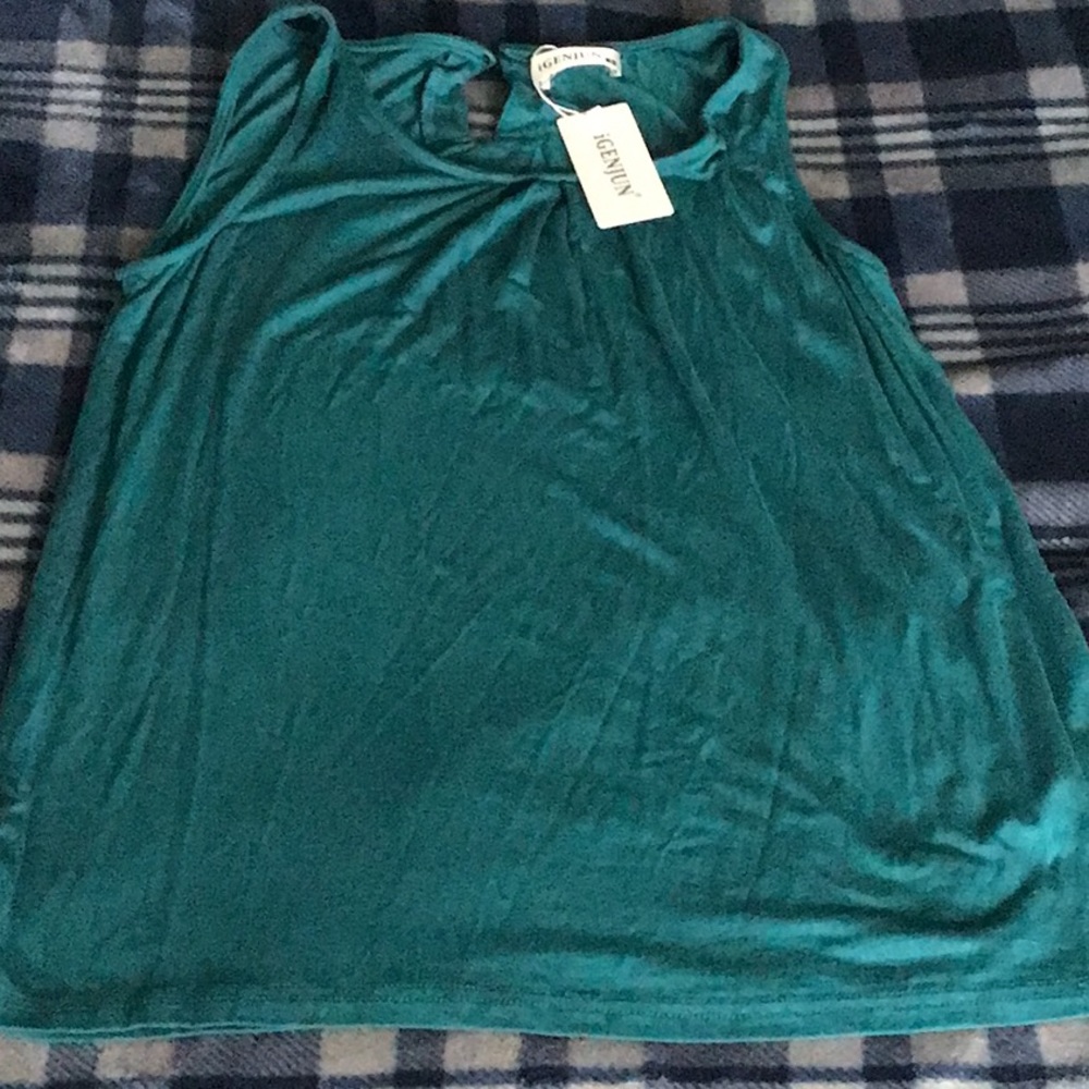 NWT - WOMENS TANK TOP